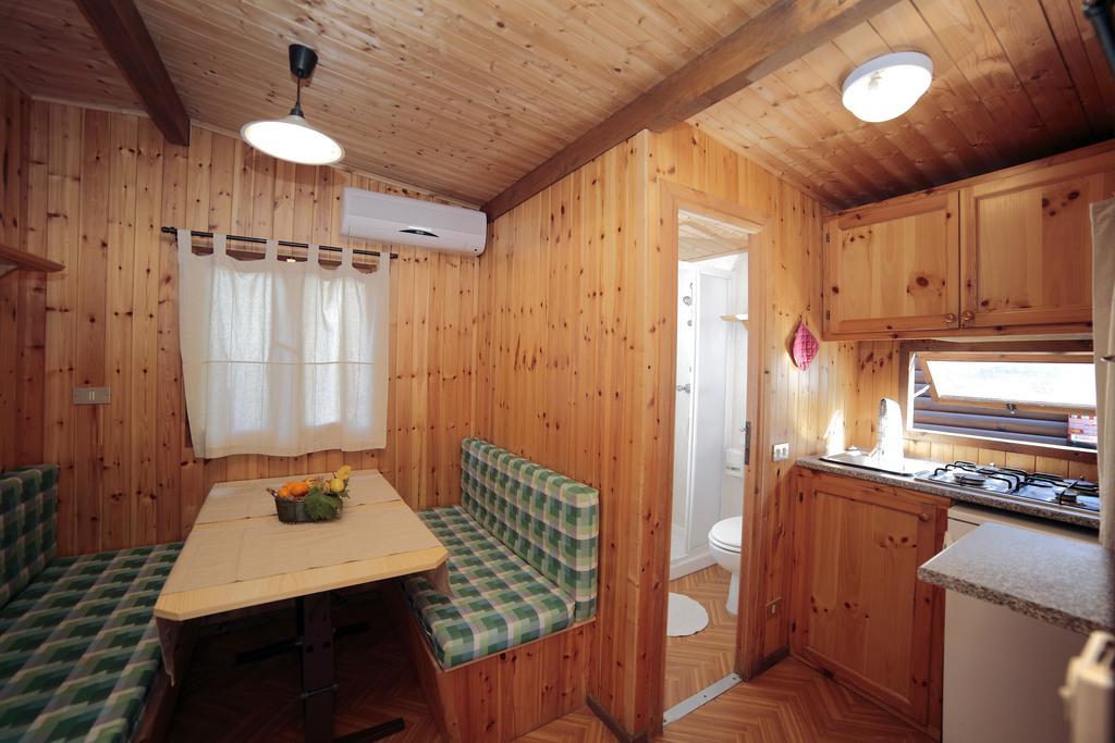 Il Frantoio Camping San Bartolomeo Al Mare Pokoj fotografie